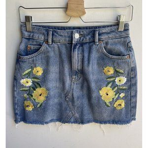Topshop Moto Denim Skirt With Flower Embroidery Size US4